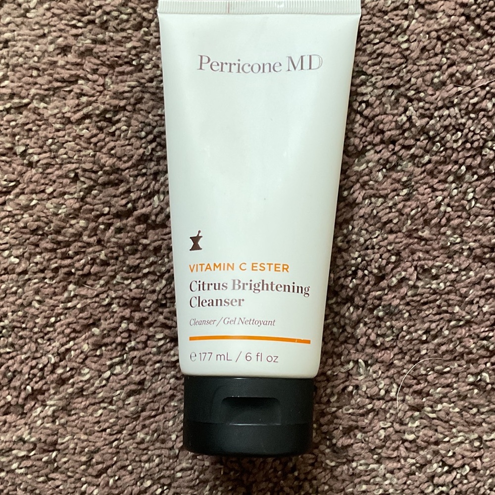 Perricone MD Vitamin C Ester Cleanser - White and Black